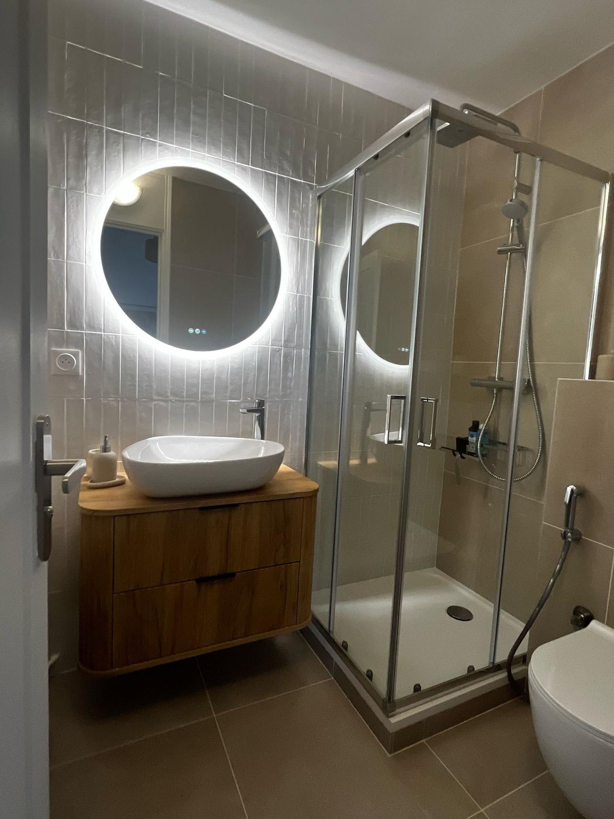 Salle d'eau compacte, réalisation JLM Rénovation