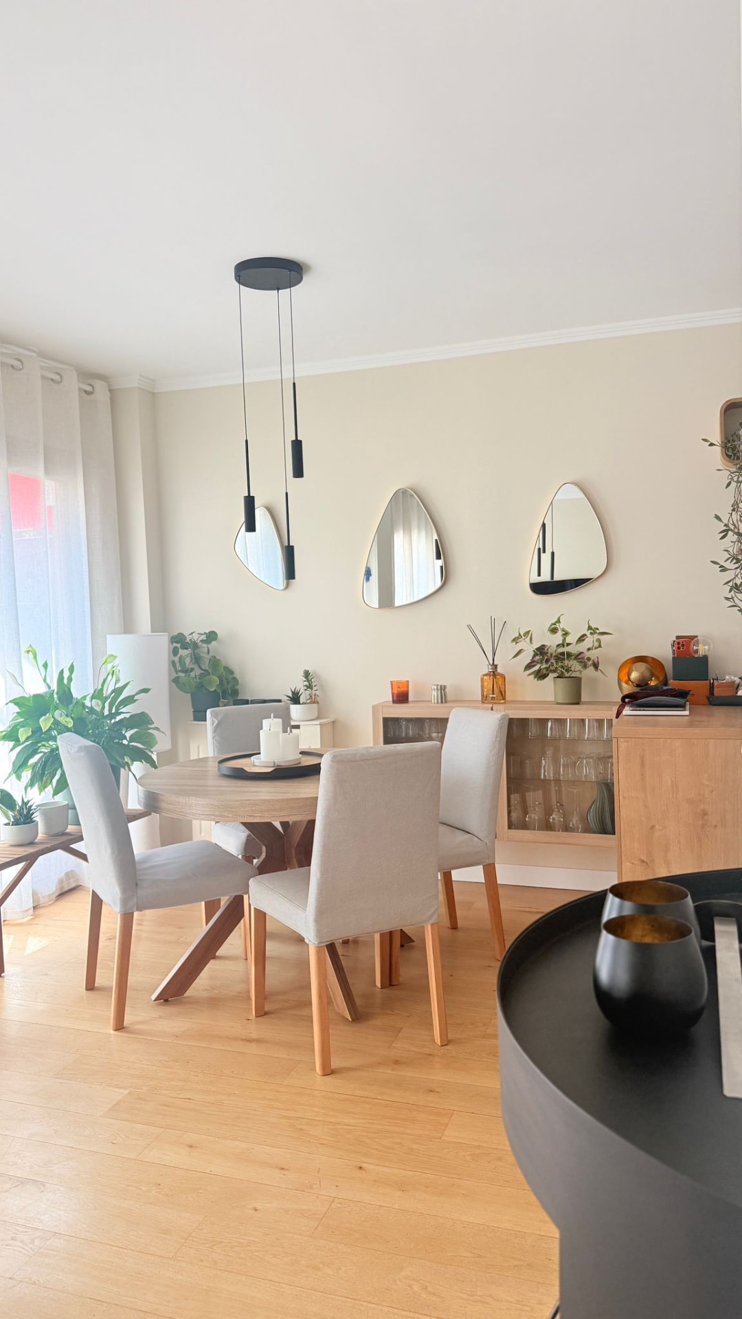 Coin repas aux miroirs, réalisation JLM Rénovation