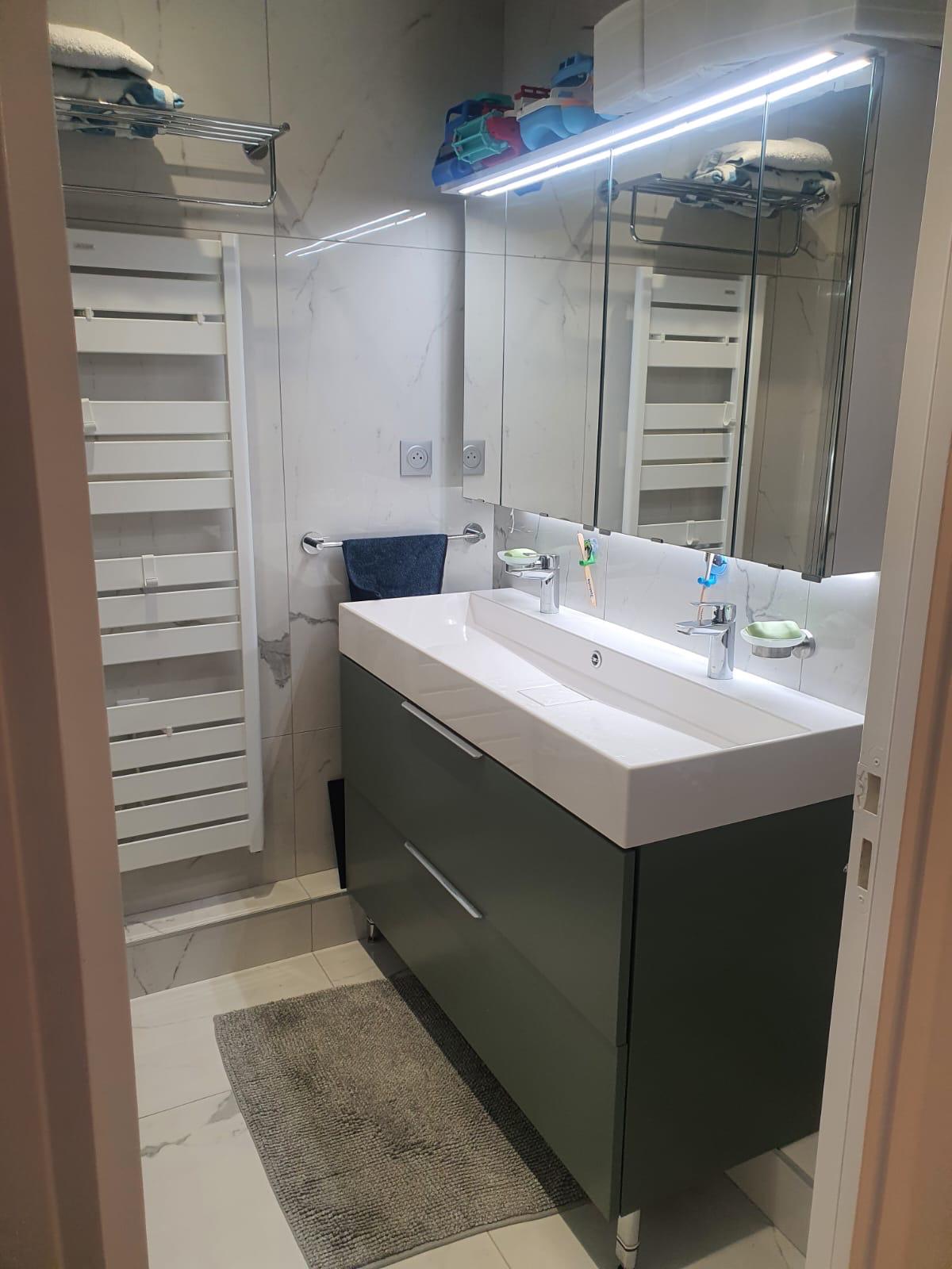 Salle de bain double vasque, réalisation JLM Rénovation
